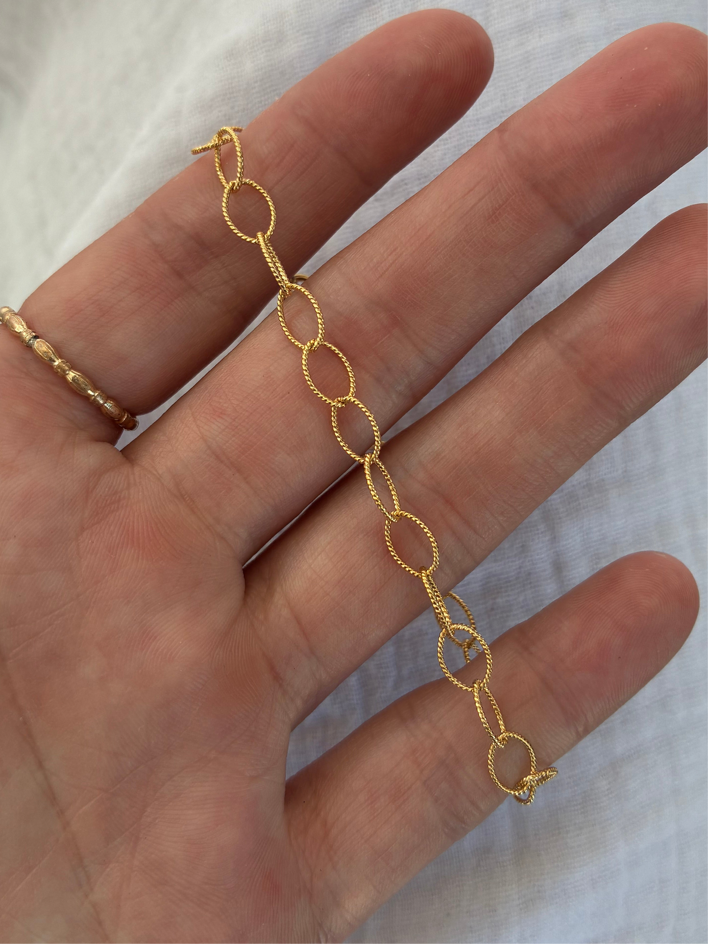 Textured Oval Chain Bracelet