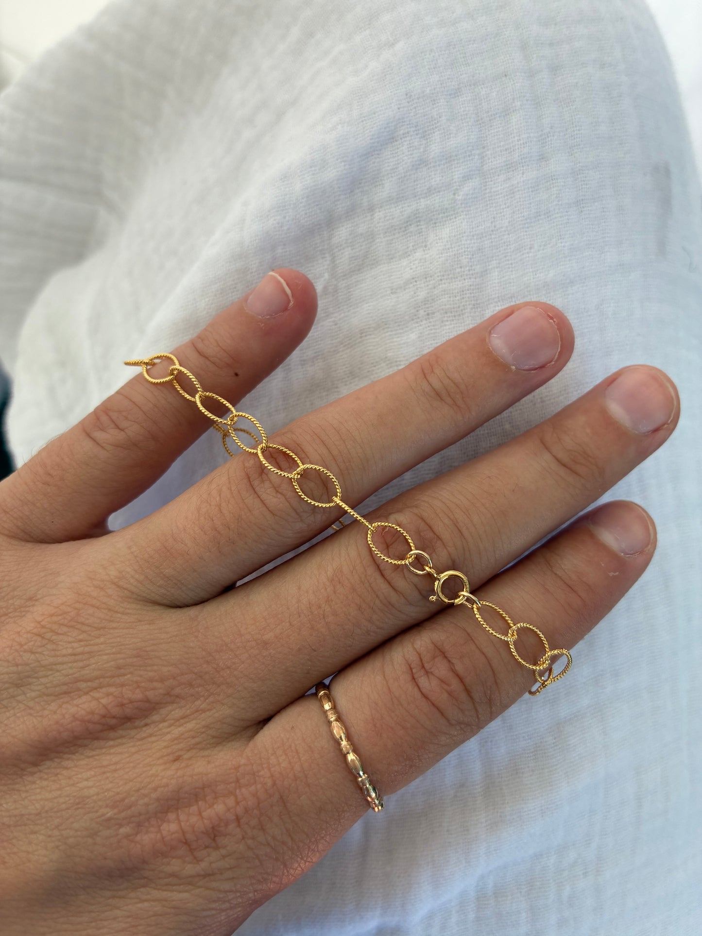Textured Oval Chain Bracelet