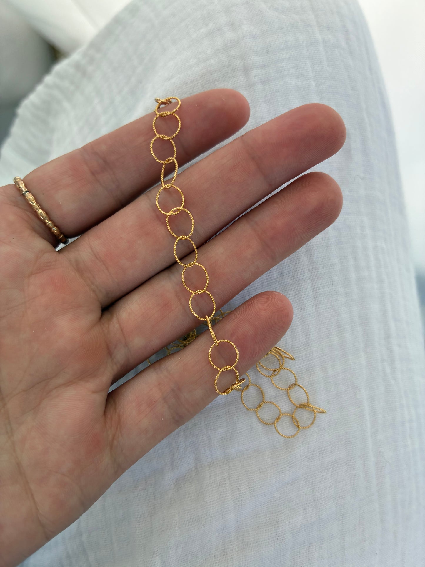 Textured Circular Chain Bracelet