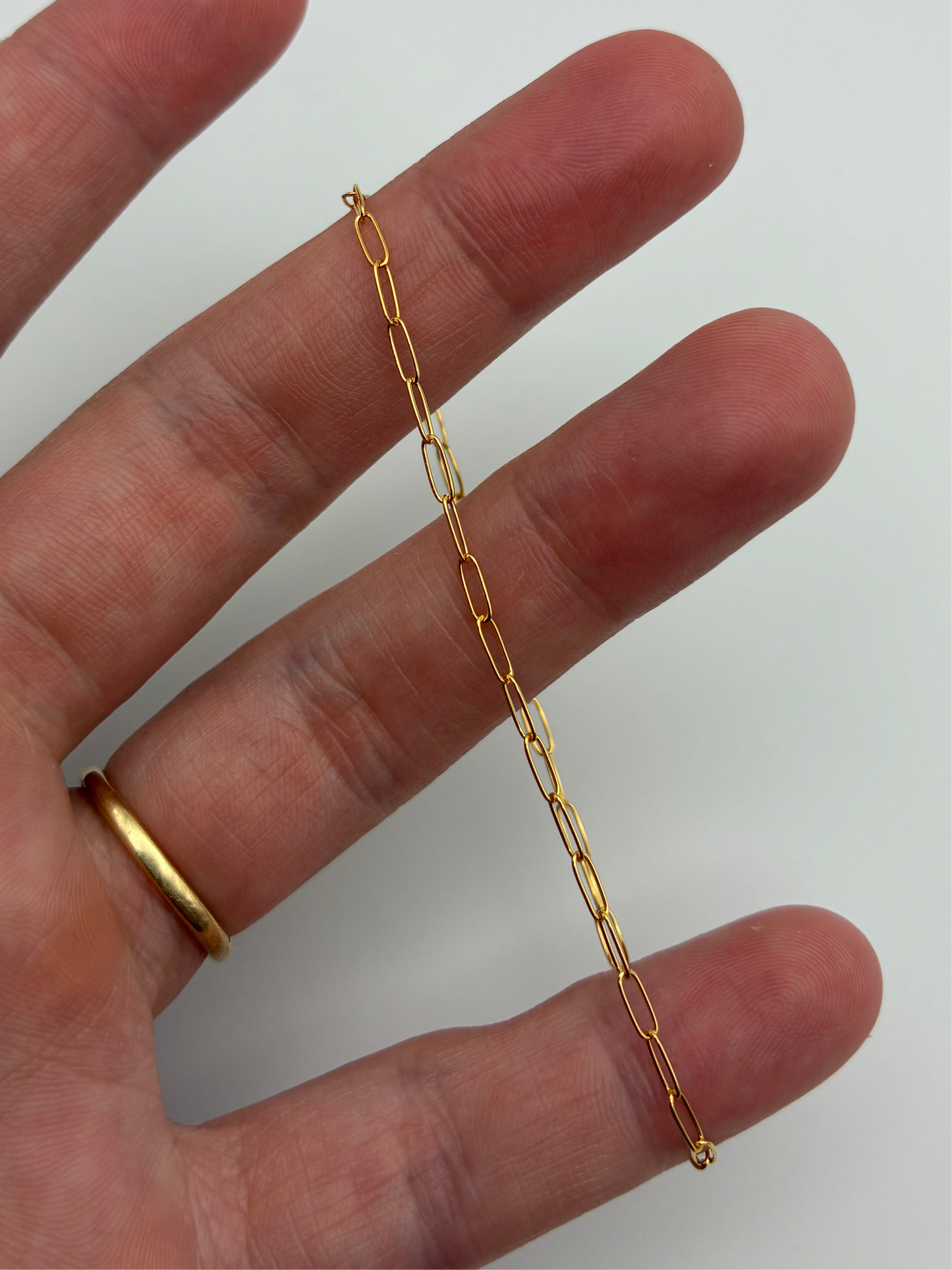 The Daintiest Paper Chain Bracelet