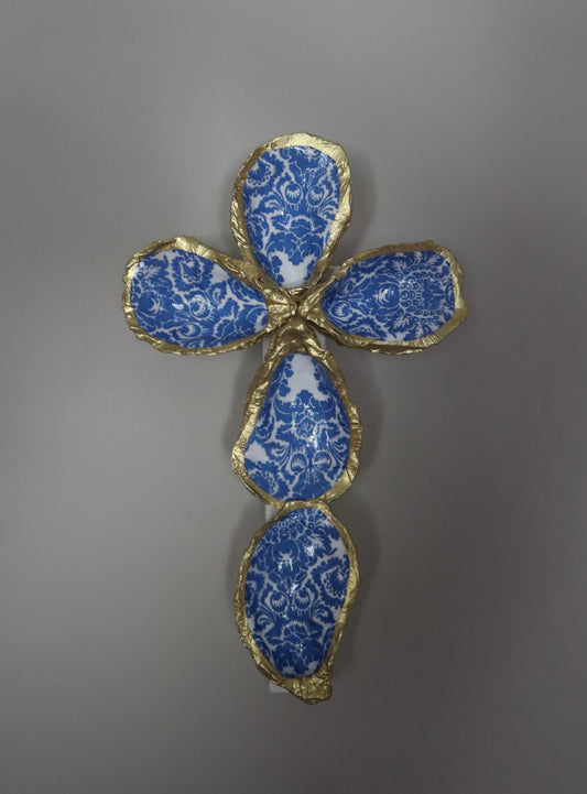 Oyster Cross Wall Art: Blue Willow Design