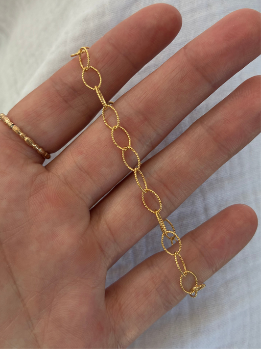 Textured Oval Chain Bracelet