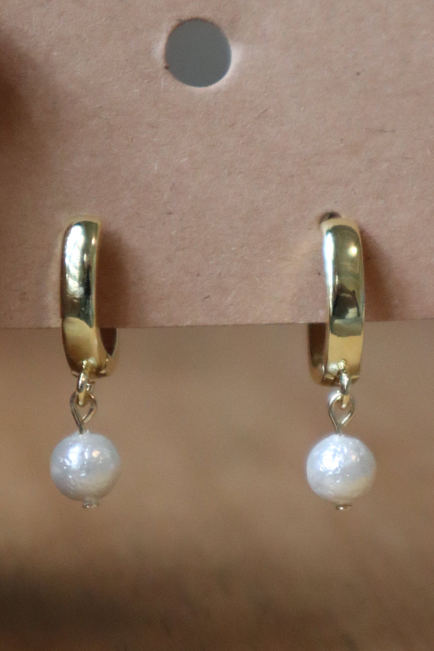 Standard Huggie Hoops with Crinkle Pearl
