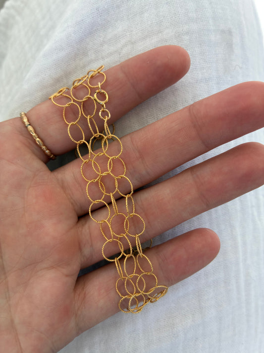 Textured Circular Chain Bracelet