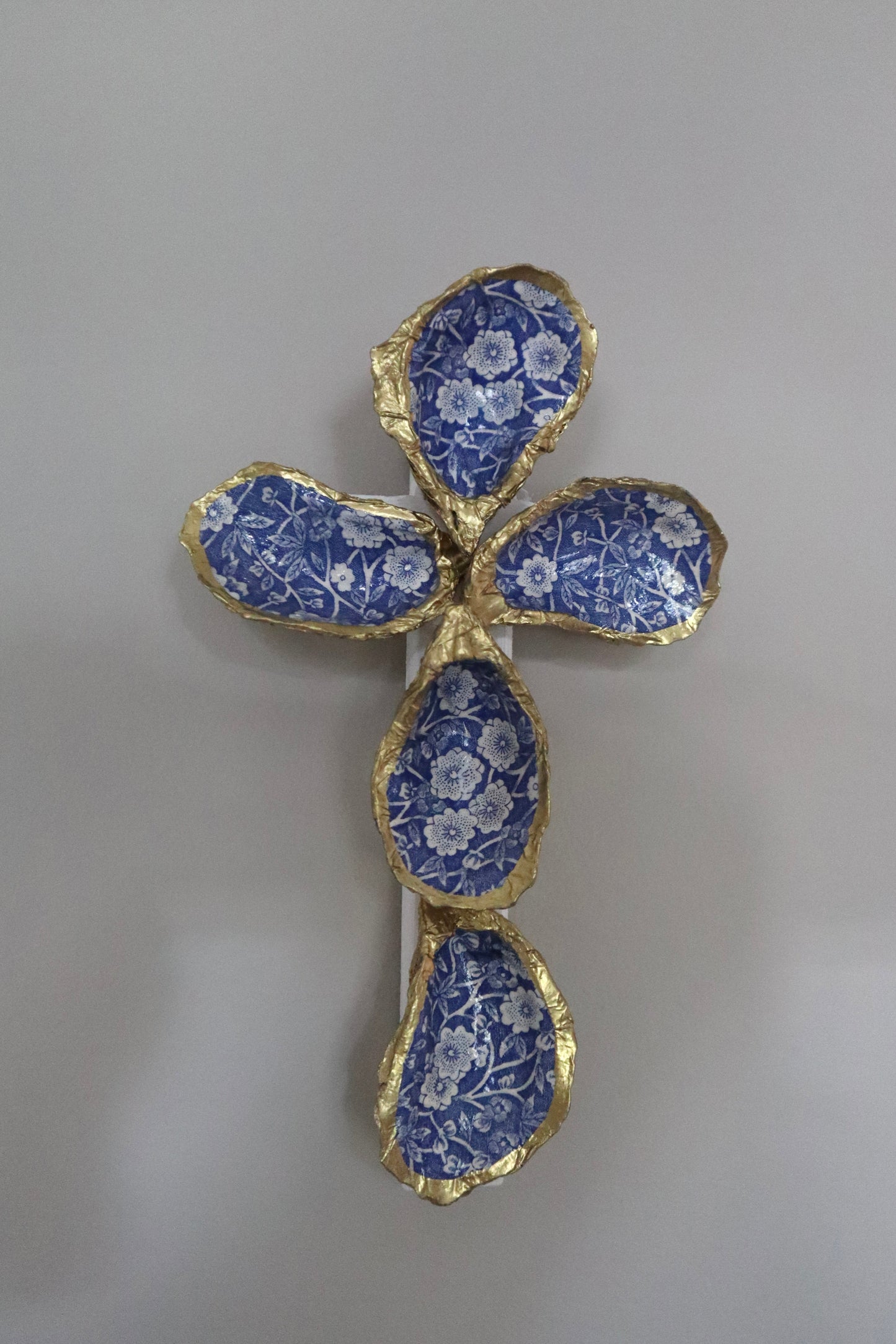 Oyster Cross Wall Art: Blue Flowers Design