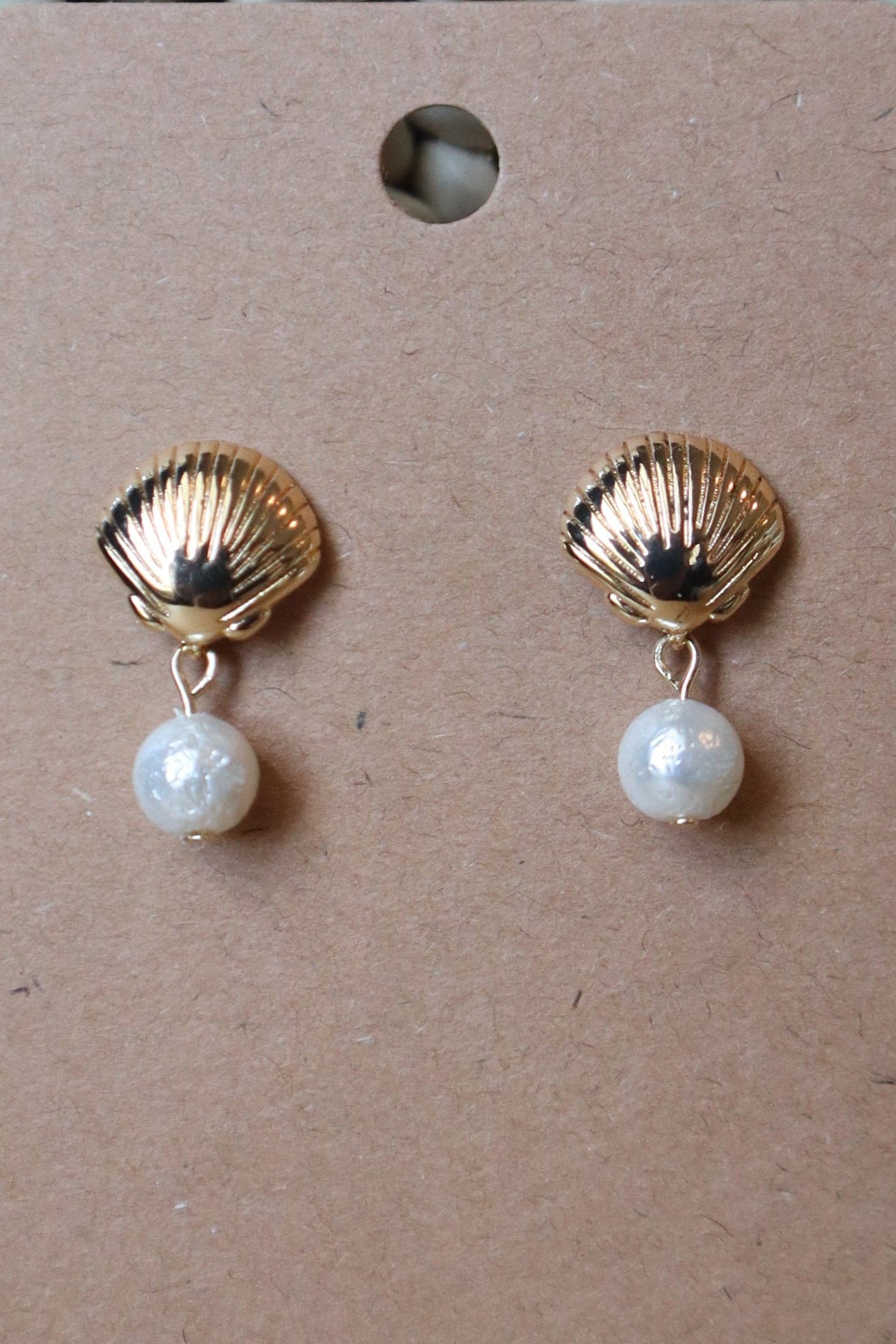 Seashell & Crinkle Pearl Earrings