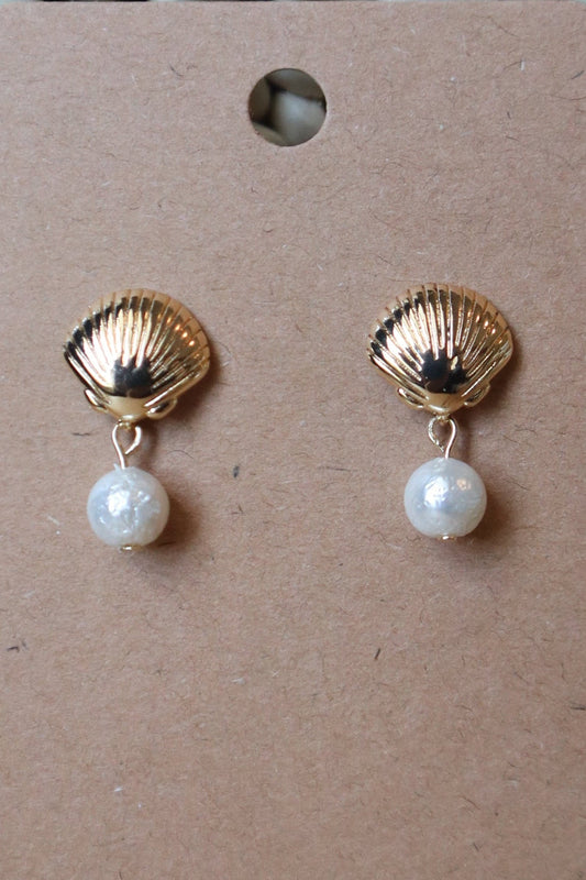 Seashell & Crinkle Pearl Earrings