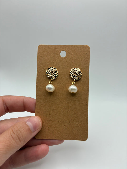 Swirling Post with Freshwater Pearls