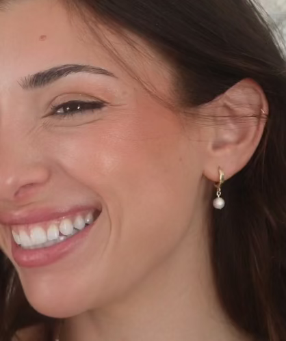 Geo Huggie Hoops with Crinkle Pearl